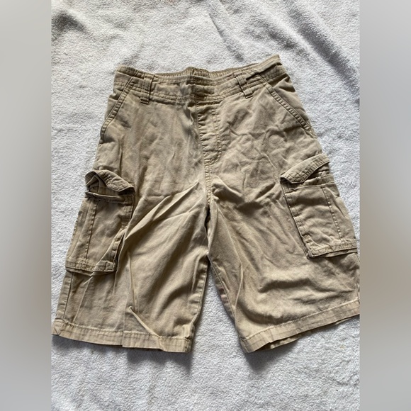 Boys size 8 shorts - Picture 1 of 2